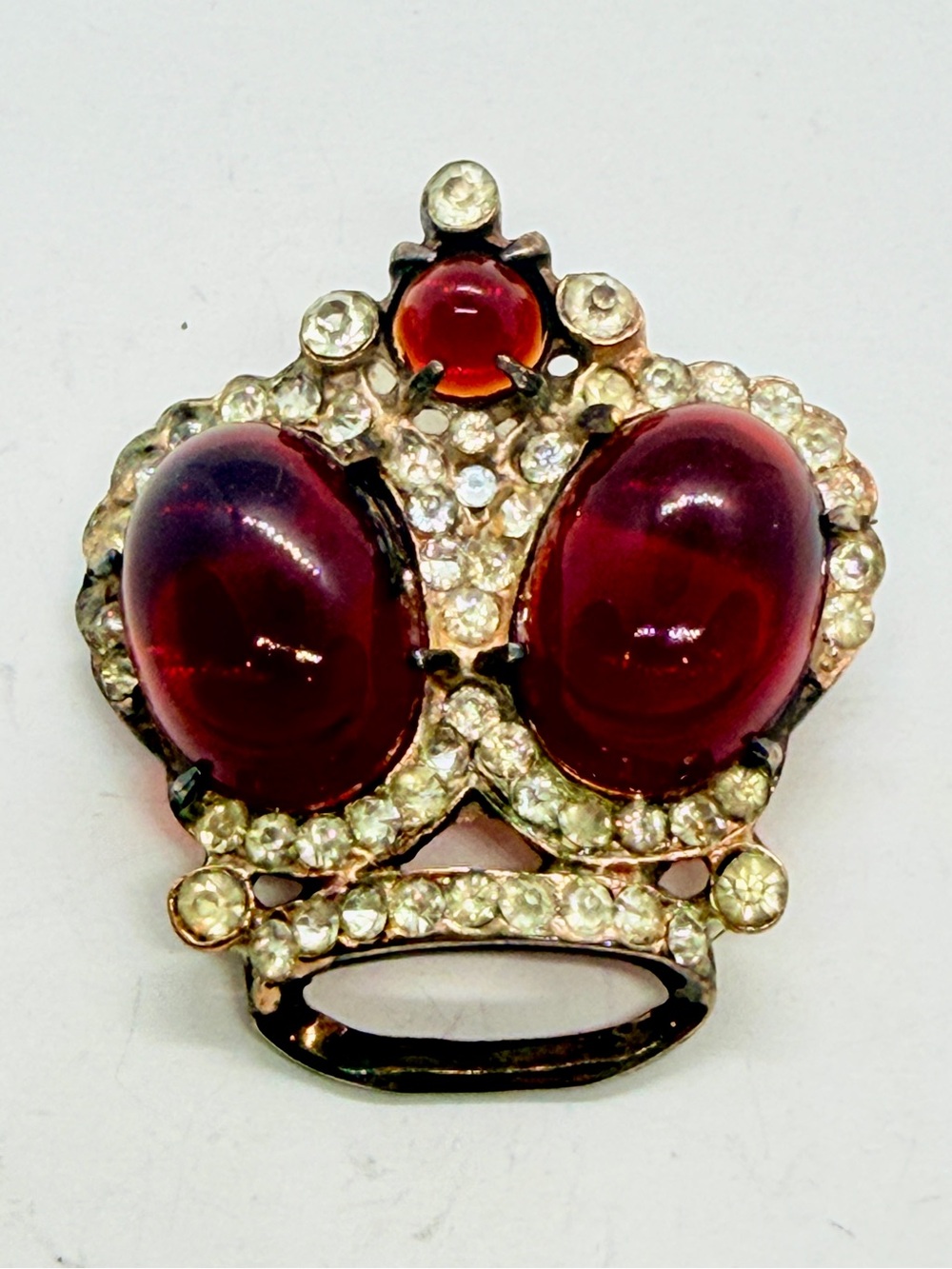 Vintage 40s Sterling Silver Red Jelly Belly Cabochon Rhinestone Crown Brooch Pin